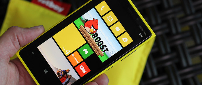 Microsoft будет бесплатно раздавать Windows Phone производителям смартфонов
