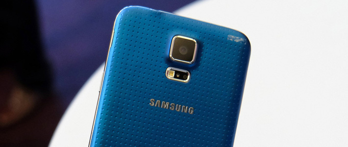 СМИ: Samsung не справляется с выпуском фотомодулей для Galaxy S5