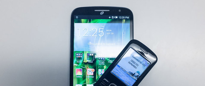 Alcatel выпустила «планшетофон» с небольшим мобильником «в нагрузку»