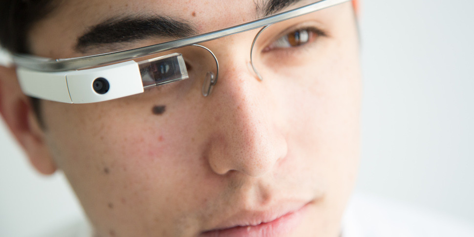 Amazon работает над умными очками в стиле Google Glass