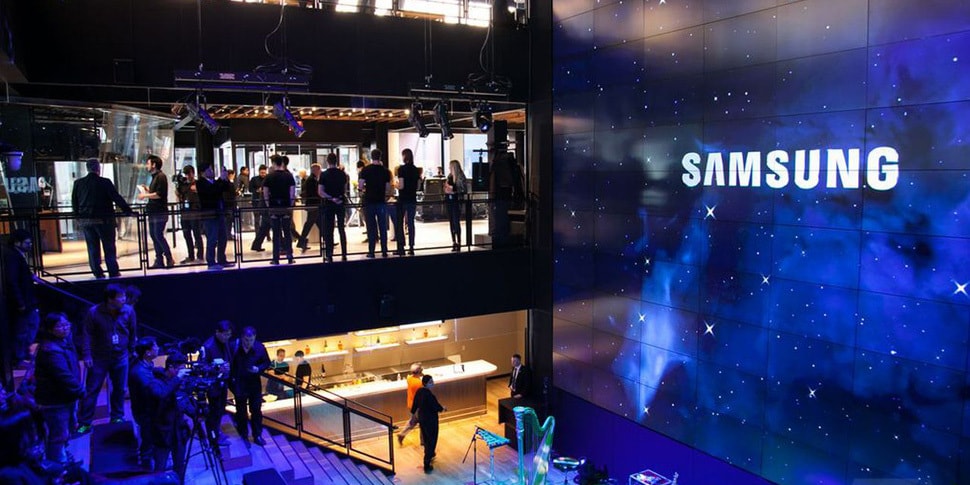 Samsung запатентовала смартфон со встроенной в дисплей камерой