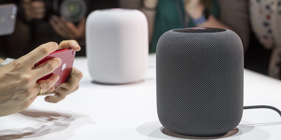 Apple позволит отключить всегда слушающий вас микрофон колонки HomePod