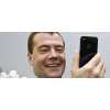 Медведев посоветовал Обаме не бояться использовать iPhone