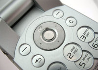 Обзор сотового телефона Sony Ericsson Z530i, версия "Код ДаВинчи"