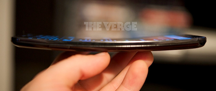 Опубликованы фото и видео изогнутого смартфона LG G Flex