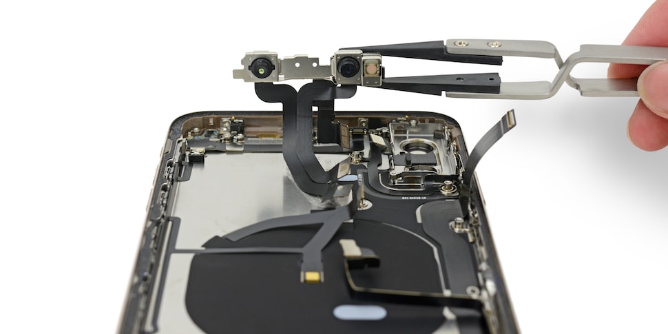 <div>                                 Специалисты iFixit разобрали новые iPhone и нашли парочку отличий                            </div>