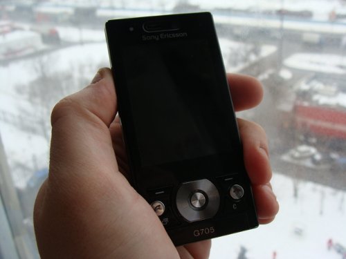 Sony Ericsson G705 – стильный несмартфон!