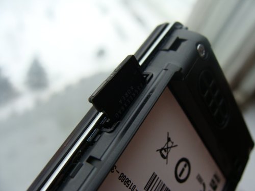 Sony Ericsson G705 – стильный несмартфон!