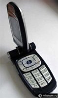 По часовой стрелке крышка LG G7100 поворачивается на 90 градусов. В таком положении можно видеть на экране самого себя.